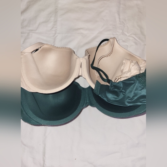 Victoria's Secret Bras - Picture 3 of 3